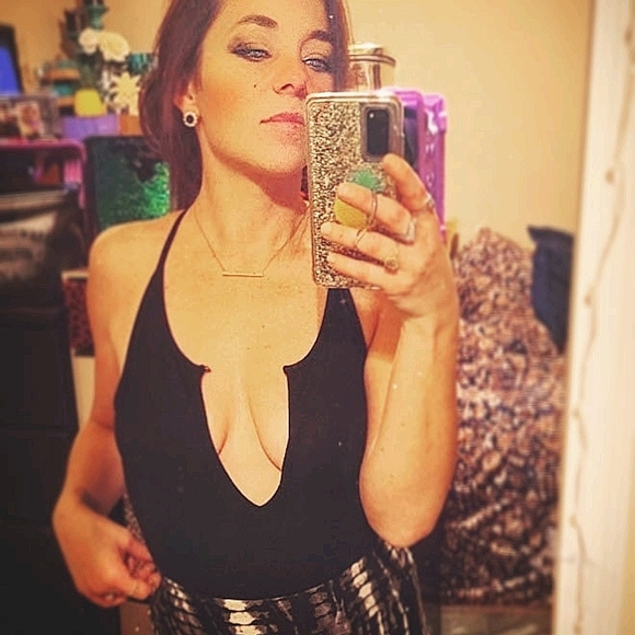 Meet your Posher, Jessica - Picture 3 of 8